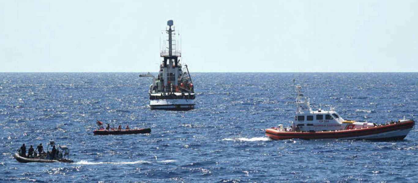 Στην Ισπανία 15 παράνομοι μετανάστες που μετέφερε πλοίο ΜΚΟ